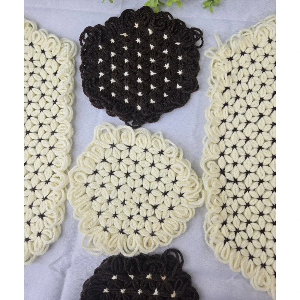 Vintage MCM Daisy Loom Yarn Placemats Hot Pads Trivets Set 5 Brown Cream Retro
